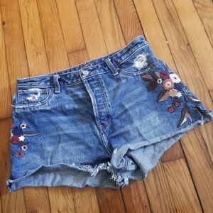 Abercrombie and Fitch Annie High Rise Short ,Ambroided Short